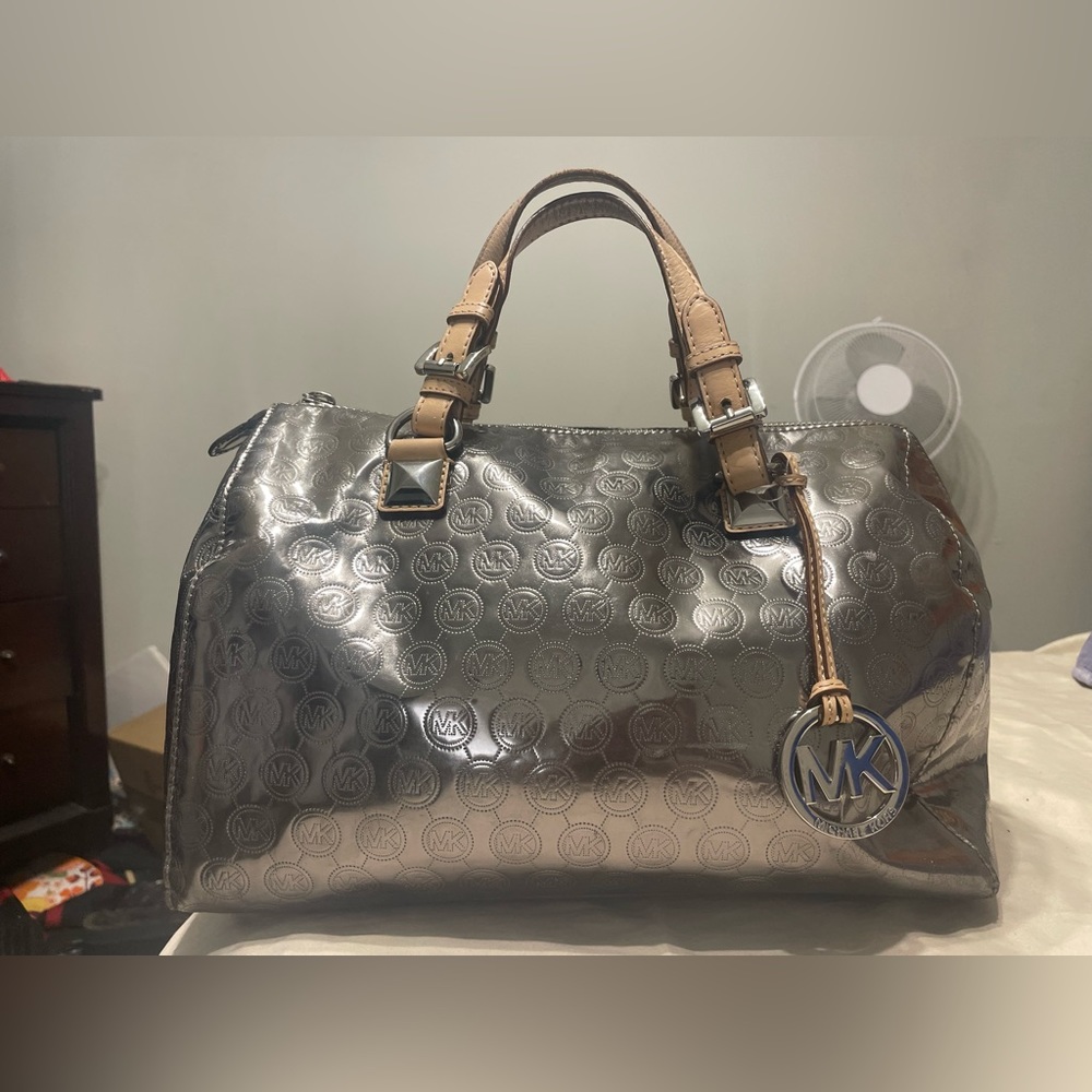 Mirror Michael Kors purse